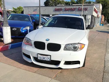 WHITE, 2010 BMW 1 SERIES Image 