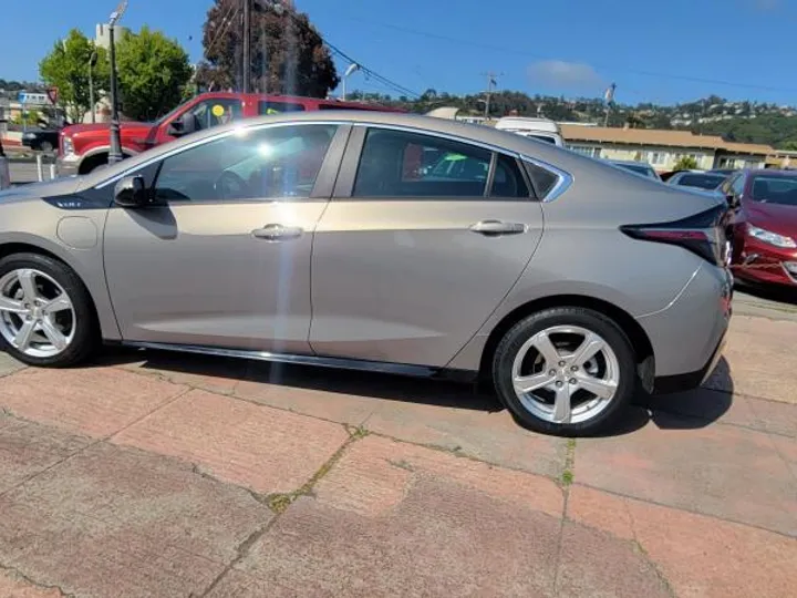 BROWN, 2017 CHEVROLET VOLT PLUG-IN HYBRID Image 7