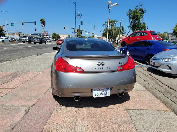 GREY, 2009 INFINITI G Image 14