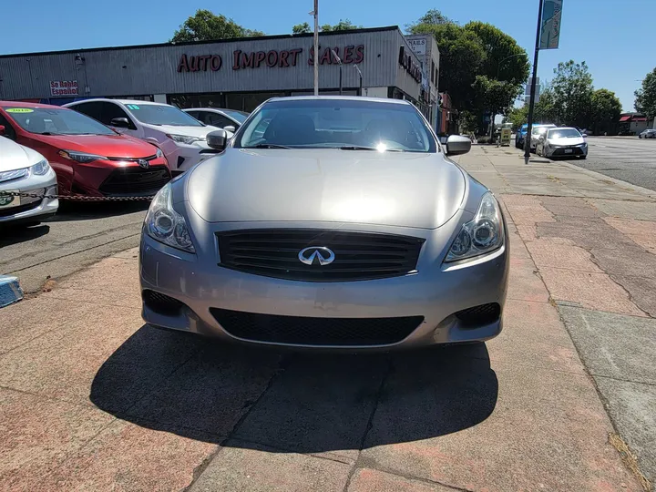 GREY, 2009 INFINITI G Image 8