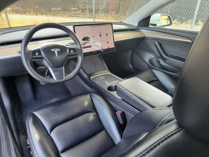 WHITE, 2022 TESLA MODEL 3 Image 17