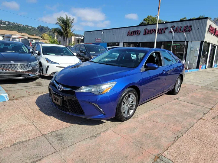 BLUE, 2015 TOYOTA CAMRY Image 1