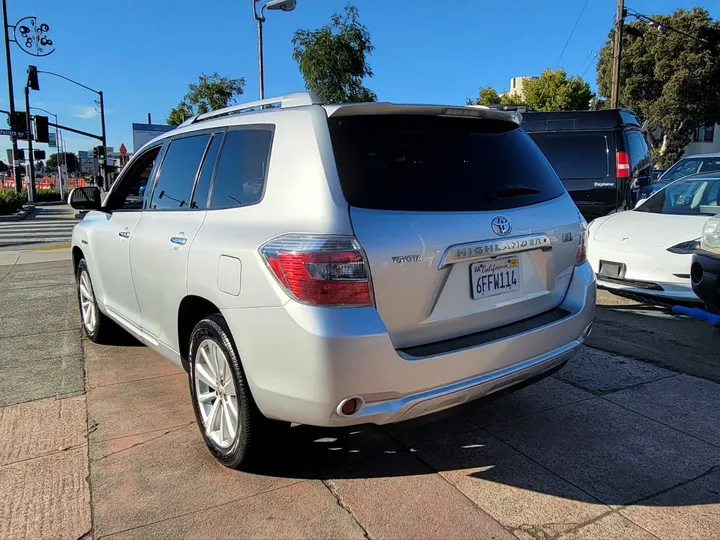 SILVER, 2008 TOYOTA HIGHLANDER Image 9