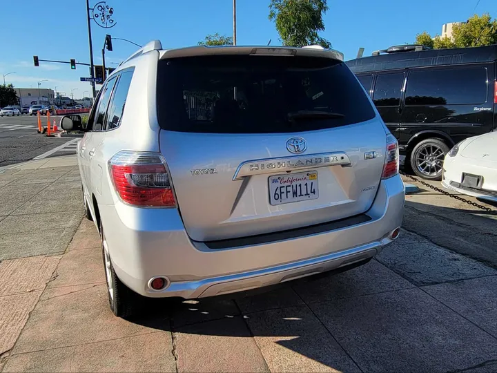 SILVER, 2008 TOYOTA HIGHLANDER Image 10