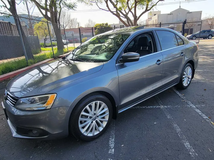 GRAY, 2013 VOLKSWAGEN JETTA Image 20