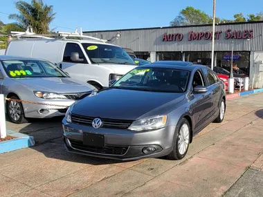 GRAY, 2013 VOLKSWAGEN JETTA Image 