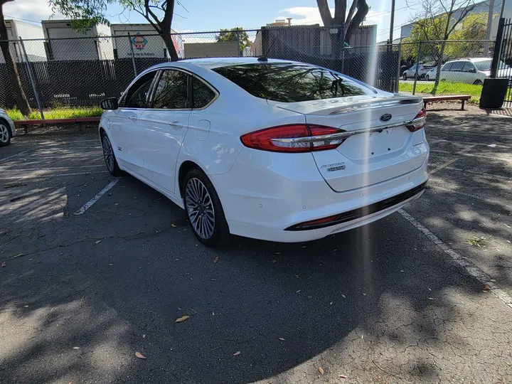 WHITE, 2017 FORD FUSION ENERGI Image 21