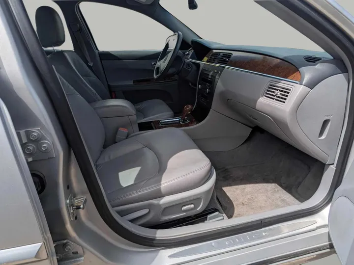 SILVER, 2005 BUICK LACROSSE Image 20