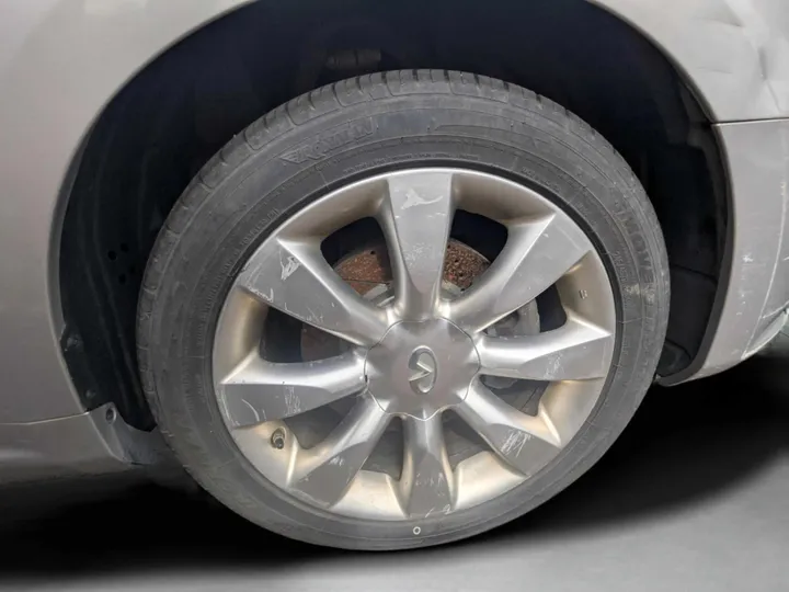SILVER, 2006 INFINITI M35 Image 9