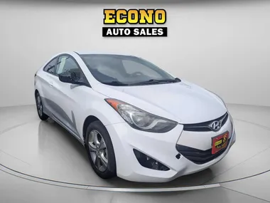 WHITE, 2013 HYUNDAI ELANTRA COUPE Image 