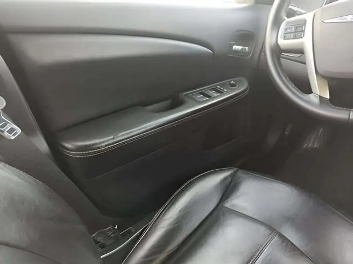 BURGUNDY, 2013 CHRYSLER 200 Image 18