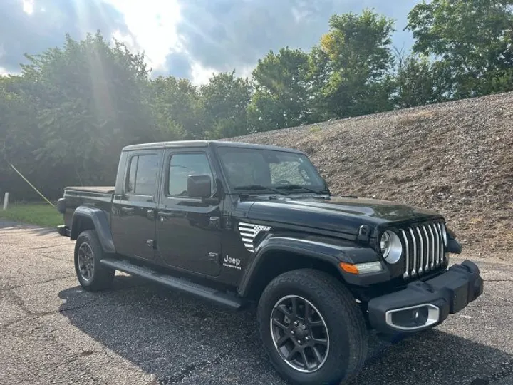 BLACK, 2020 JEEP GLADIATOR Image 2