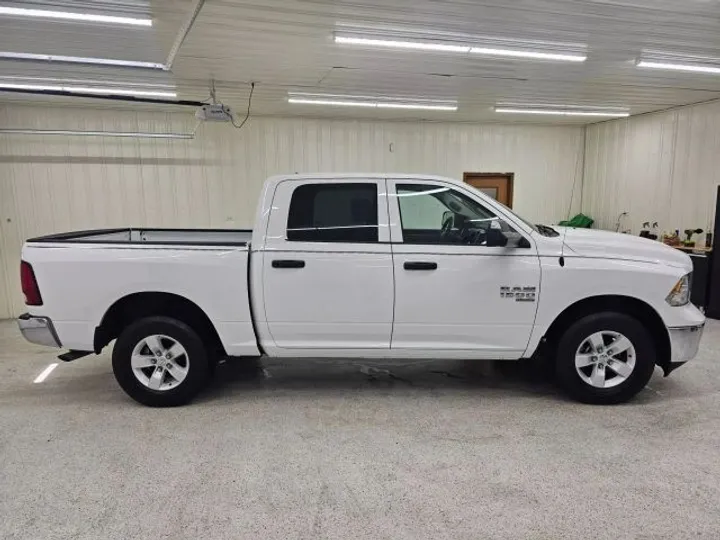 WHITE, 2023 RAM 1500 CLASSIC CREW CAB Image 4