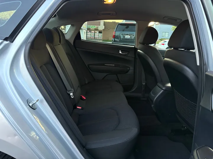 2019 KIA OPTIMA Image 26