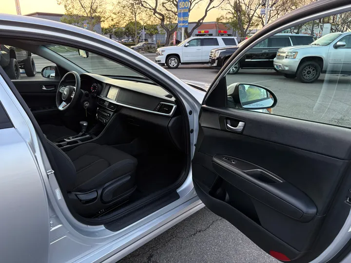 2019 KIA OPTIMA Image 28