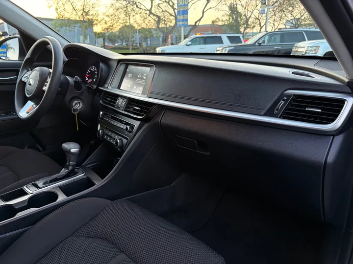 2019 KIA OPTIMA Image 31