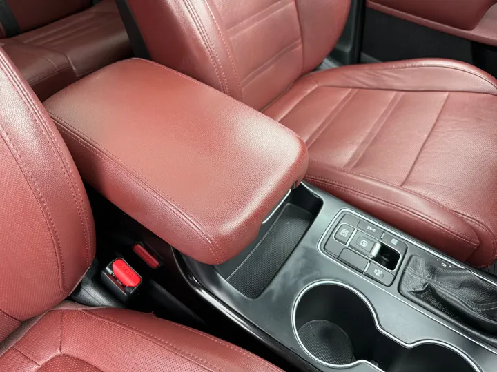 2017 KIA SORENTO Image 36
