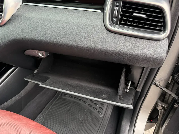 2017 KIA SORENTO Image 37