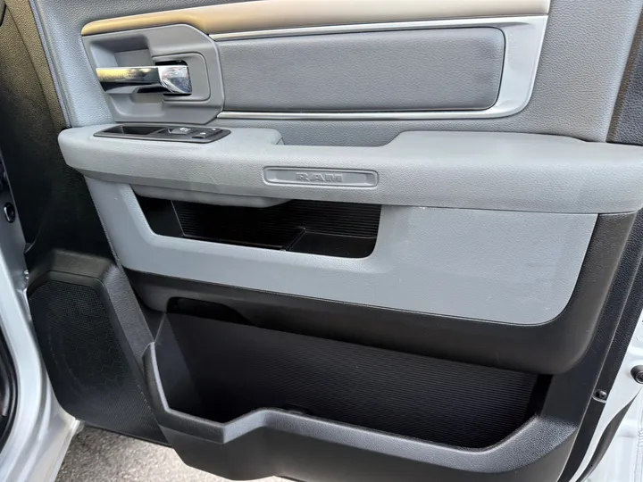 2016 RAM 1500 QUAD CAB Image 31