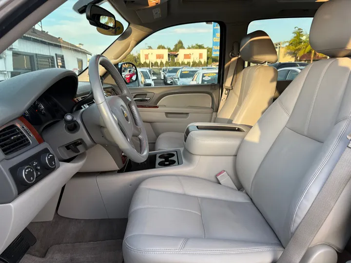 2013 CHEVROLET SUBURBAN 1500 Image 12