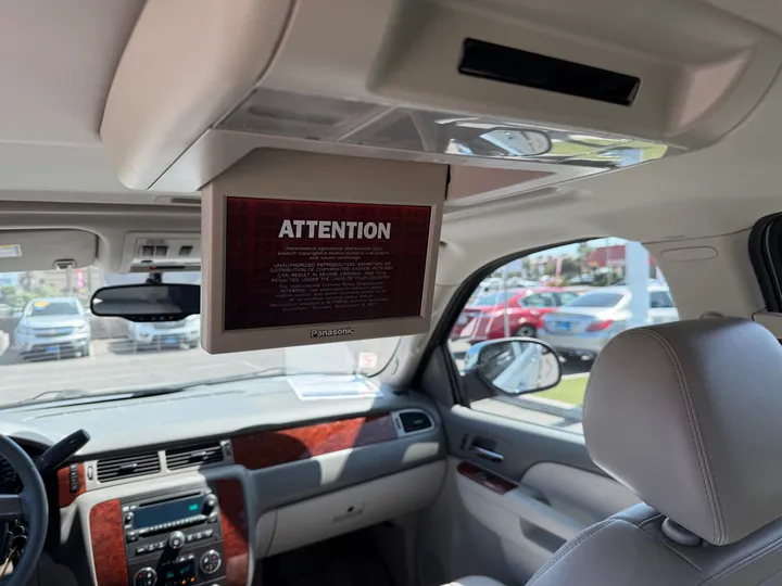 2013 CHEVROLET SUBURBAN 1500 Image 31