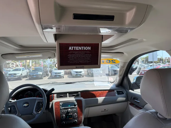 2013 CHEVROLET SUBURBAN 1500 Image 30