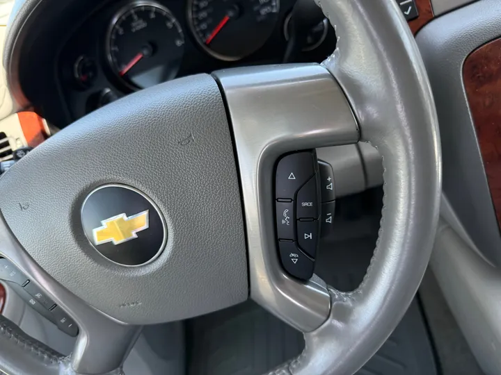 2013 CHEVROLET SUBURBAN 1500 Image 32