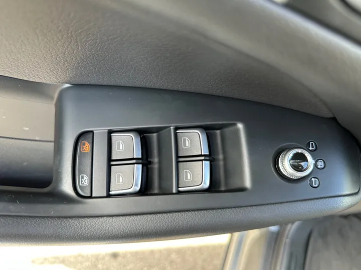 2016 AUDI Q5 Image 12