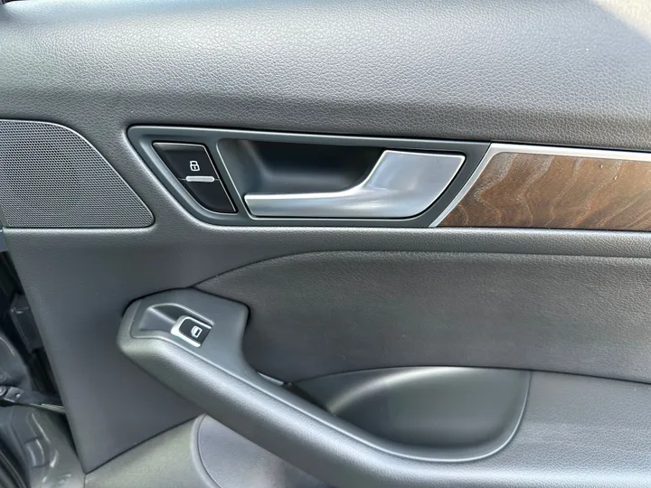 2016 AUDI Q5 Image 44