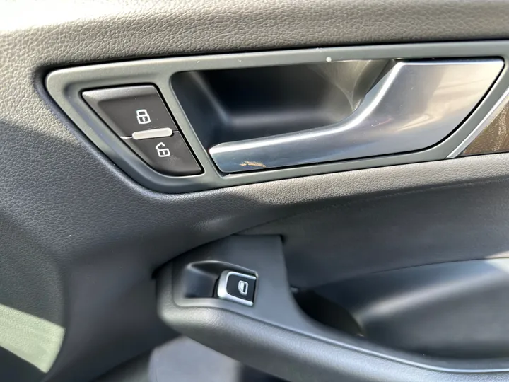 2016 AUDI Q5 Image 47
