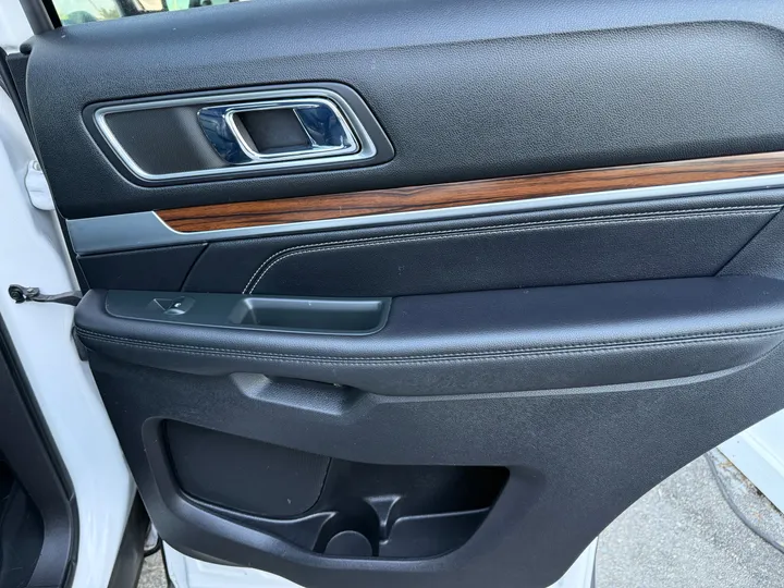 2018 FORD EXPLORER Image 32