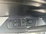 2018 VOLKSWAGEN TIGUAN Thumnail Image 11