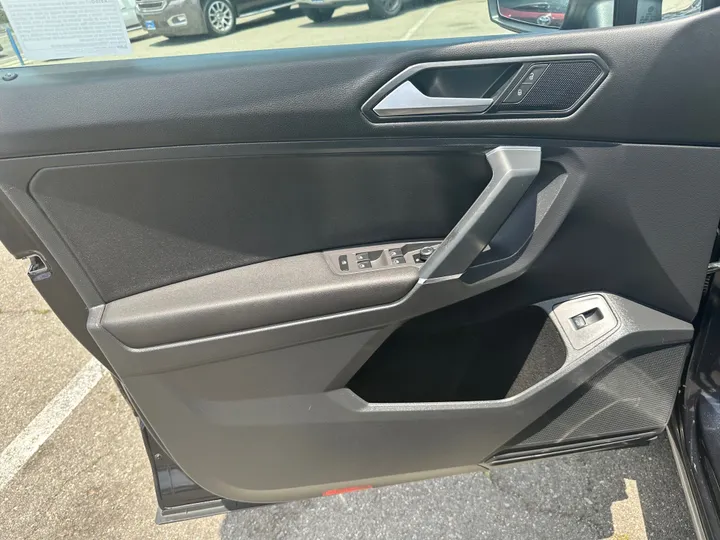 2018 VOLKSWAGEN TIGUAN Image 12