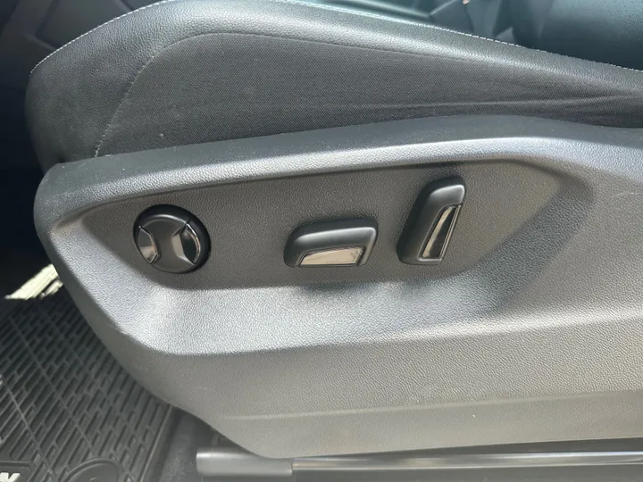 2018 VOLKSWAGEN TIGUAN Image 15