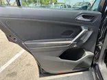 2018 VOLKSWAGEN TIGUAN Thumnail Image 30