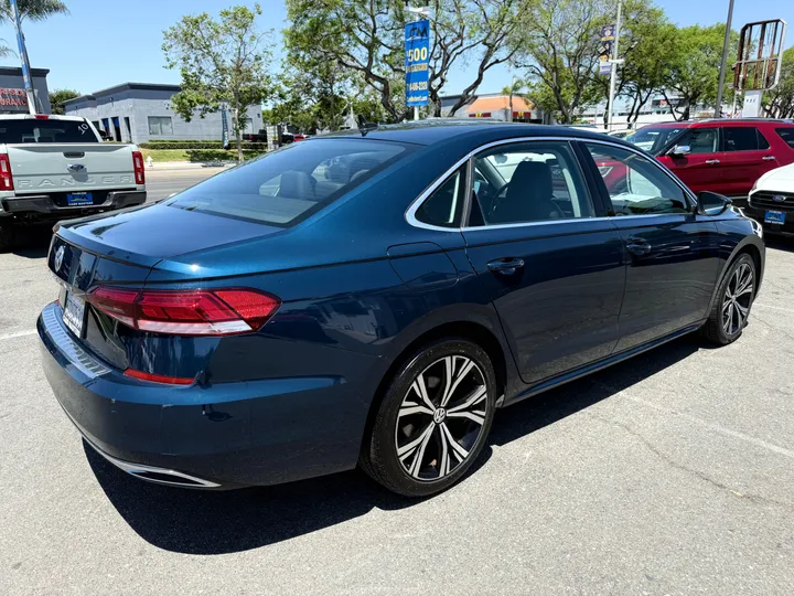 2022 VOLKSWAGEN PASSAT Image 12