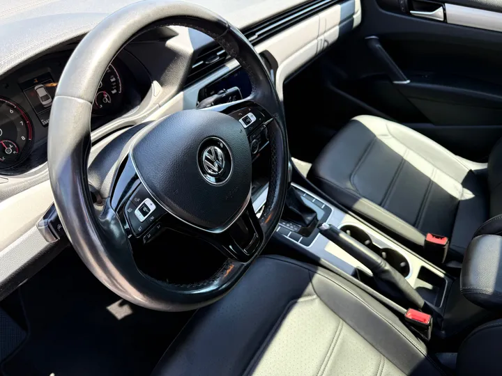 2022 VOLKSWAGEN PASSAT Image 16