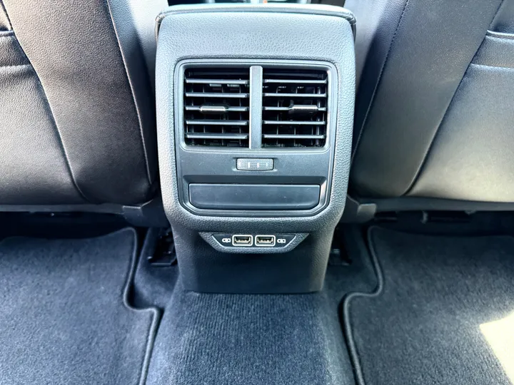 2022 VOLKSWAGEN PASSAT Image 23