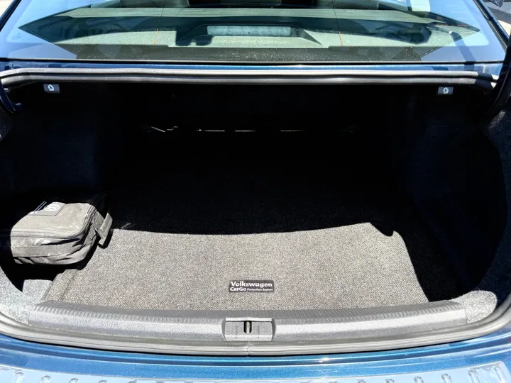2022 VOLKSWAGEN PASSAT Image 25