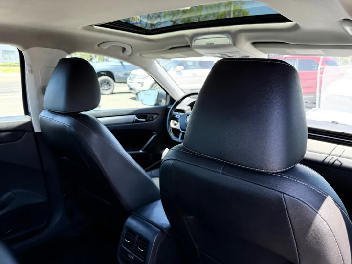 2022 VOLKSWAGEN PASSAT Image 29