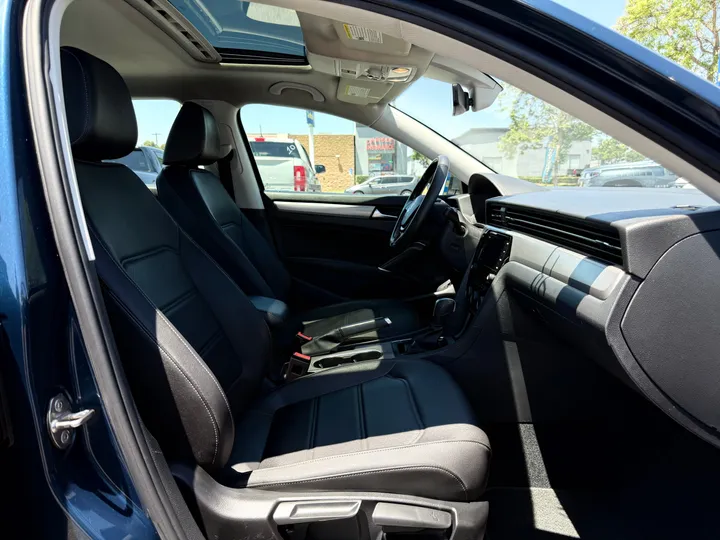 2022 VOLKSWAGEN PASSAT Image 32