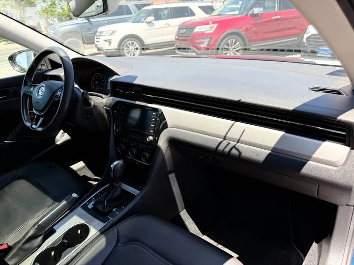 2022 VOLKSWAGEN PASSAT Image 35