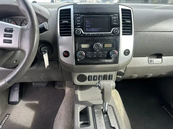 2016 NISSAN FRONTIER CREW CAB Image 17