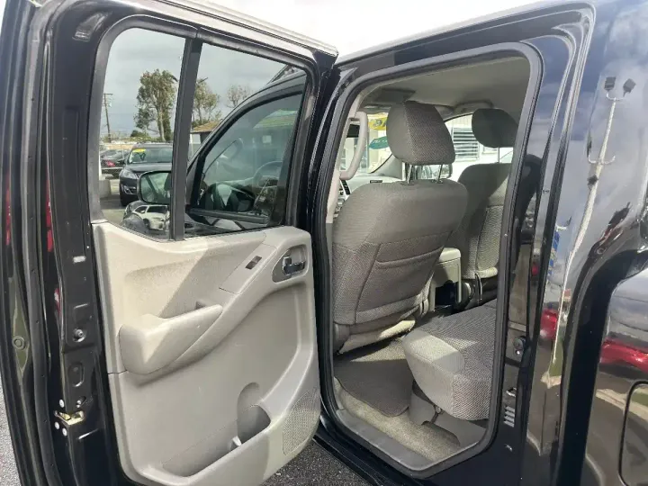 2016 NISSAN FRONTIER CREW CAB Image 23