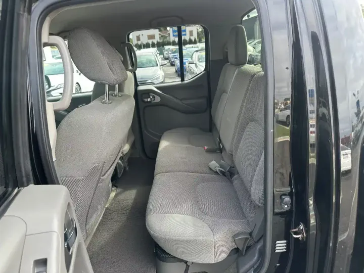 2016 NISSAN FRONTIER CREW CAB Image 24