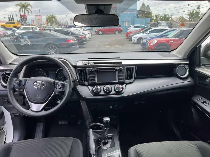 2018 TOYOTA RAV4 Image 13