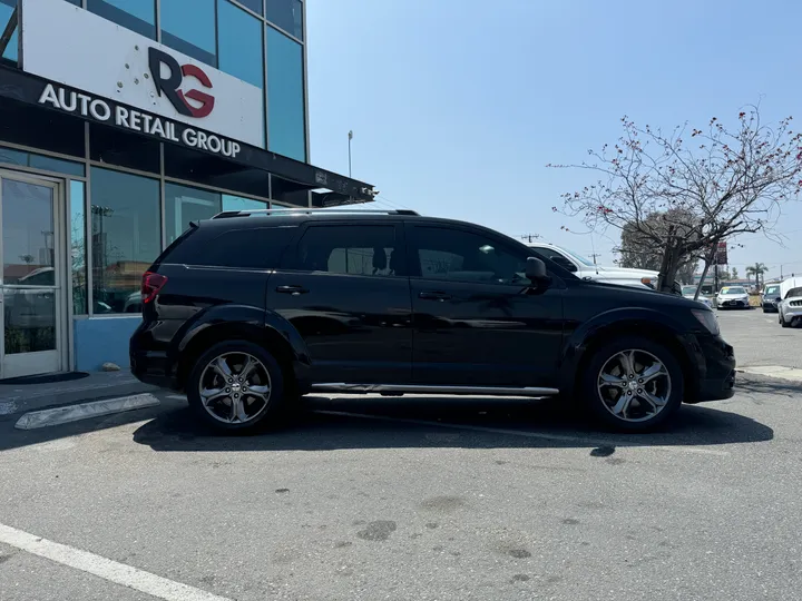 2017 DODGE JOURNEY Image 4