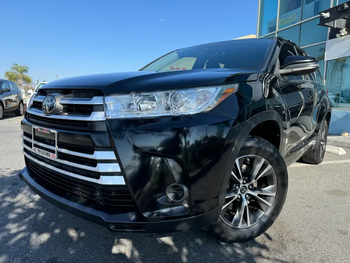 2018 TOYOTA HIGHLANDER Image 3