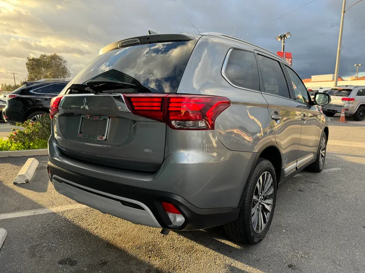 2020 MITSUBISHI OUTLANDER Image 6