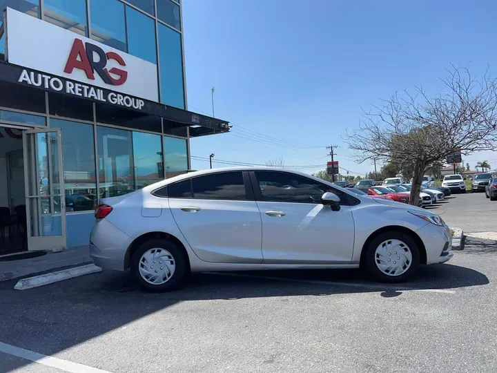 SILVER, 2018 CHEVROLET CRUZE Image 4